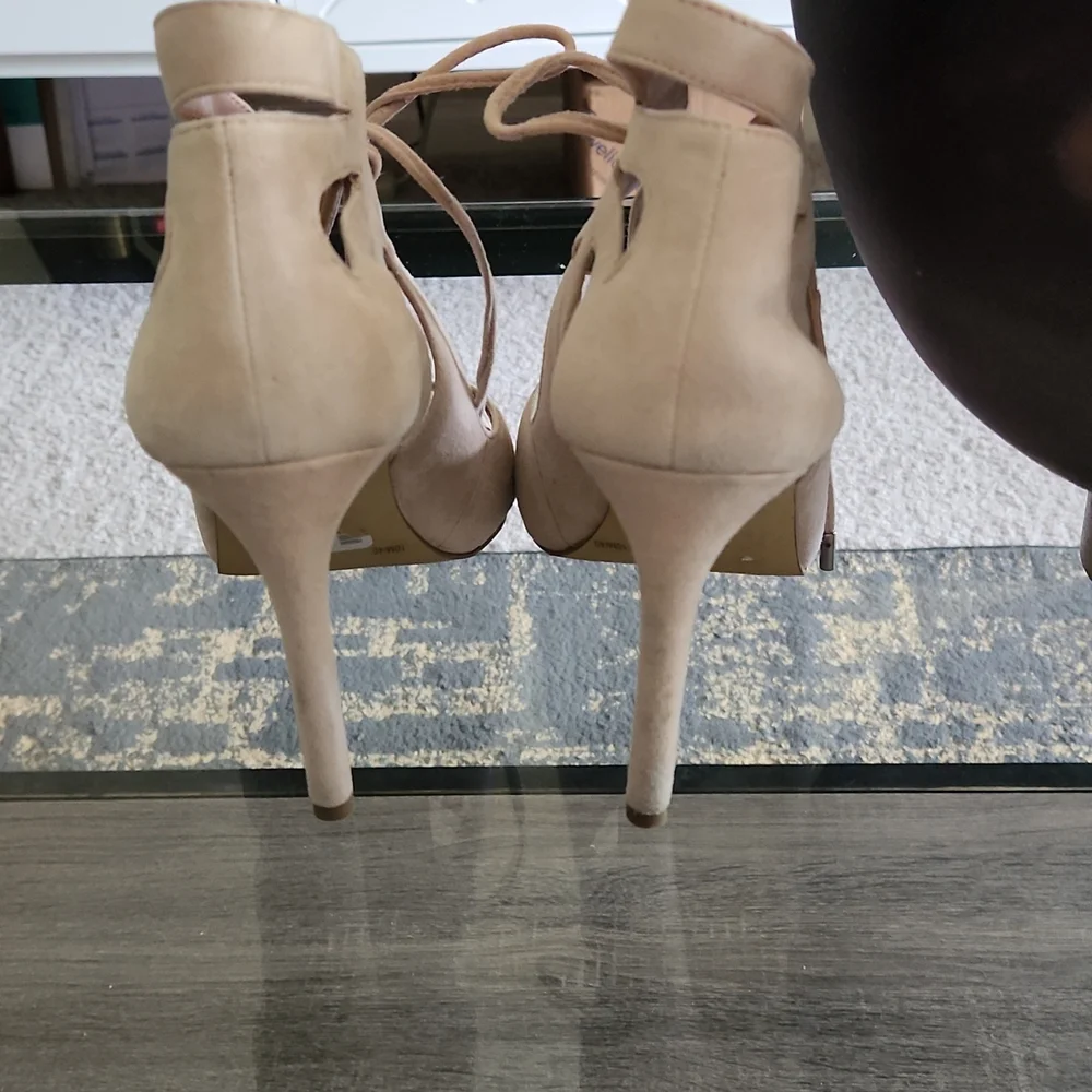 Shoes - Picture 3 of 6